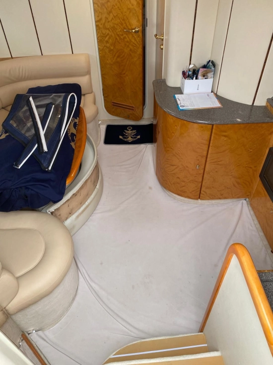 Princess V40 usado à venda