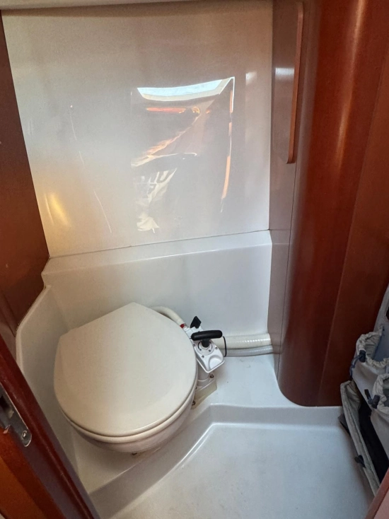 Beneteau Antares 8.80 usado à venda