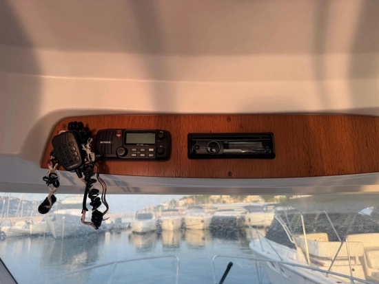 Beneteau Antares 8.80 usado à venda