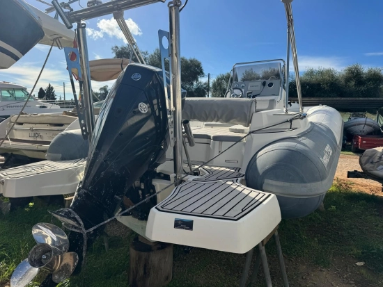 Marlin Boats 790 usado à venda