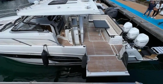 Jeanneau Cap Camarat 12.5 WA usado à venda