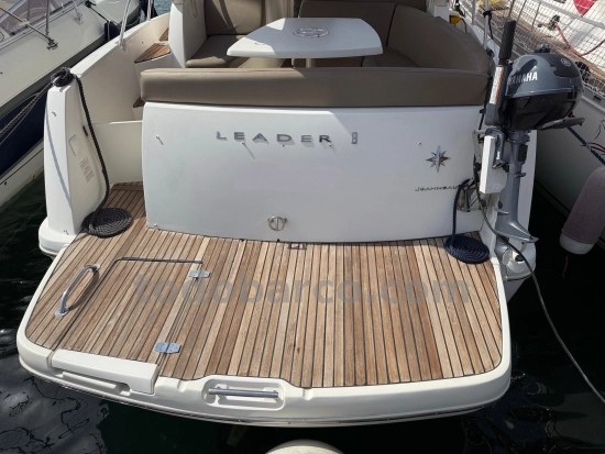 Jeanneau Leader 8 usata in vendita