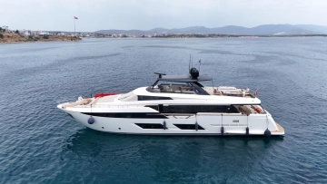 Ferretti Yachts 920 usado à venda