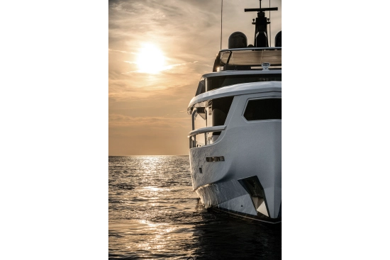 Ferretti INFYNITO 80 nuova in vendita