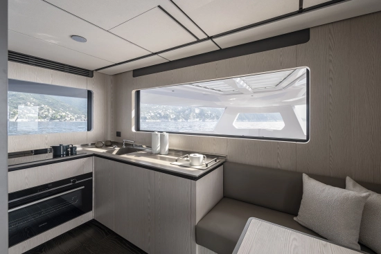 Ferretti INFYNITO 80 nuova in vendita