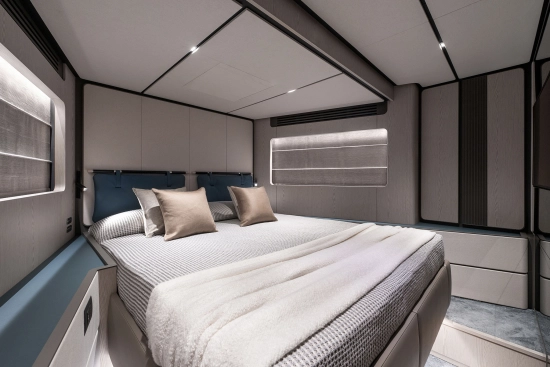 Ferretti INFYNITO 80 nuova in vendita