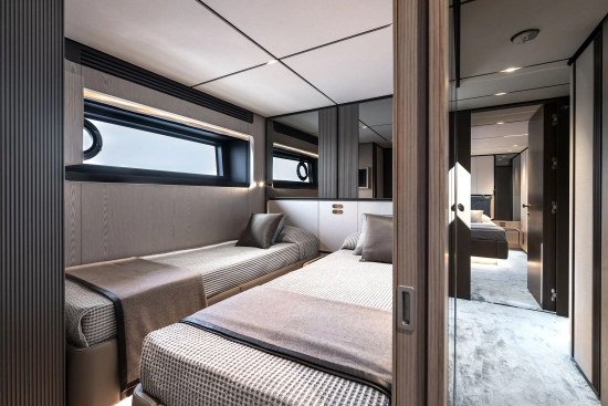 Ferretti INFYNITO 80 nuova in vendita