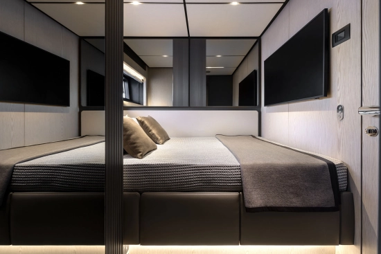 Ferretti INFYNITO 80 nuova in vendita