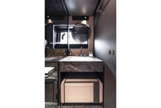 Ferretti INFYNITO 80 nuova in vendita