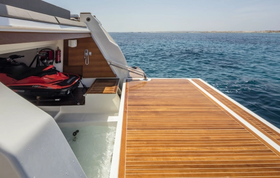 Custom Line NAVETTA 33M de segunda mano en venta