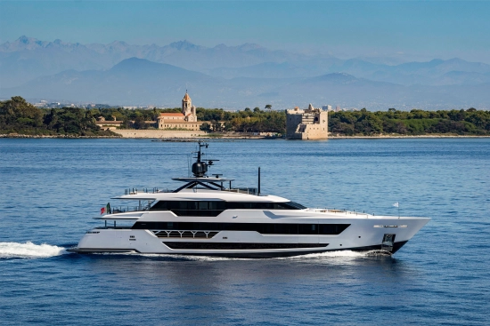 Custom Line 140 nuova in vendita