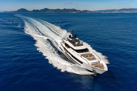 Custom Line 140 nuova in vendita