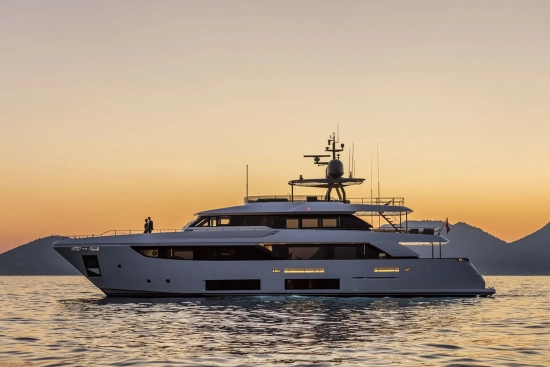 Custom Line Navetta 33 usata in vendita