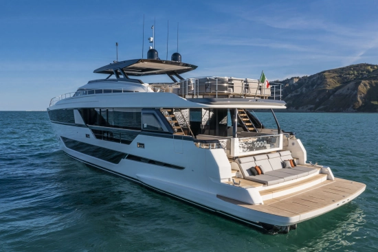 Ferretti YACHTS 1000 usata in vendita