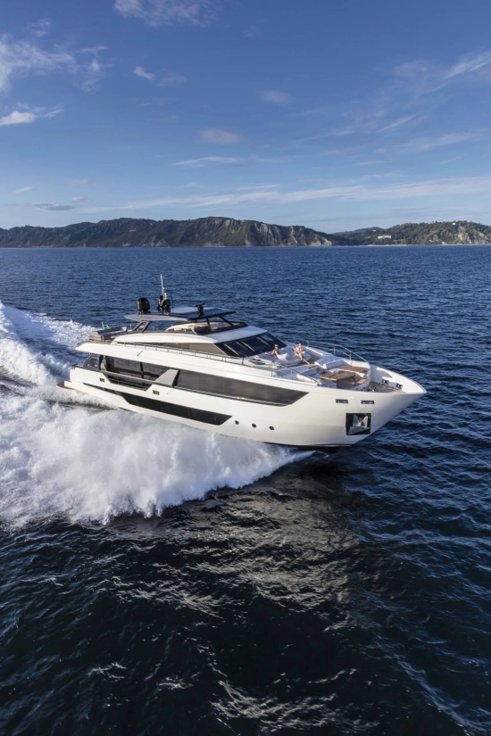 Ferretti YACHTS 1000 usata in vendita