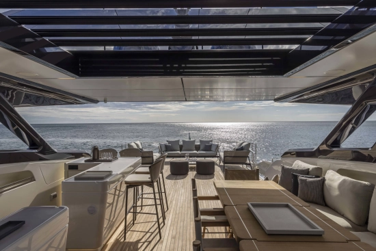 Ferretti YACHTS 1000 usata in vendita