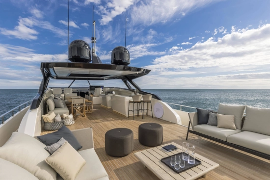 Ferretti YACHTS 1000 usata in vendita