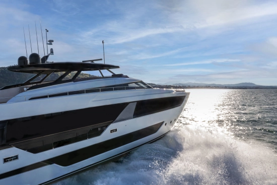 Ferretti YACHTS 1000 usata in vendita