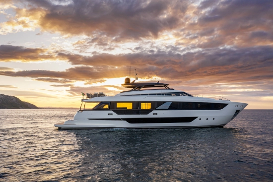 Ferretti YACHTS 1000 usata in vendita