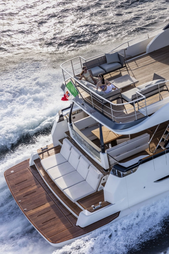 Ferretti YACHTS 1000 usata in vendita