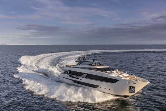 Ferretti YACHTS 1000 usata in vendita