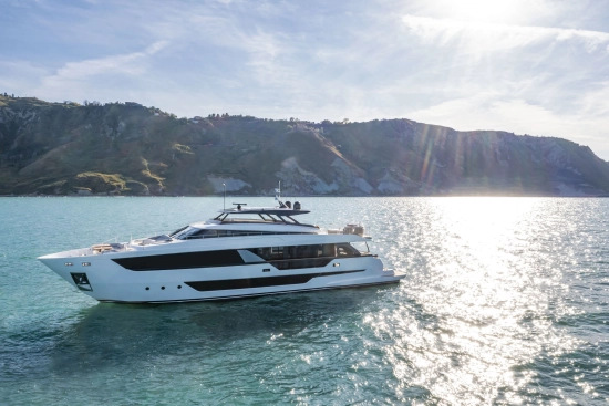 Ferretti YACHTS 1000 usata in vendita