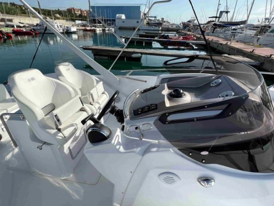Sessa Marine Key Largo 27 nuova in vendita