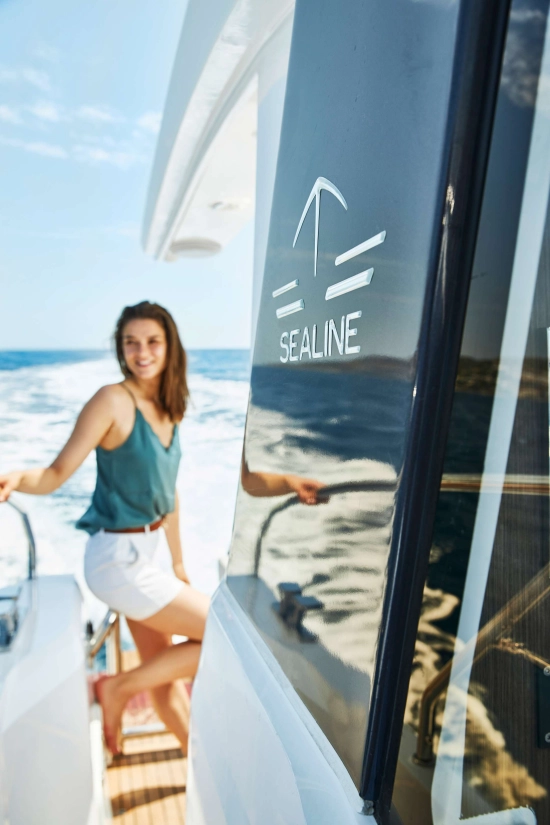 Sealine C390V brand new for sale