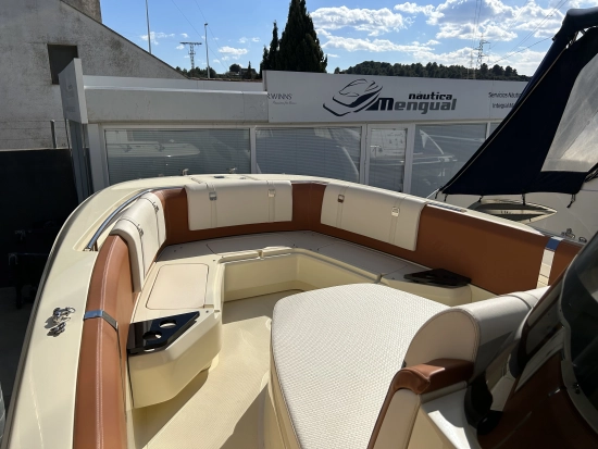 Invictus Yacht SX280 preowned for sale