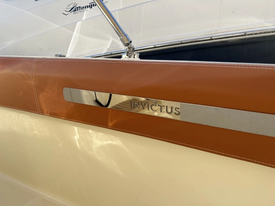 Invictus Yacht SX280 usado à venda