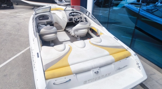 STINGRAY 220 LX de segunda mano en venta