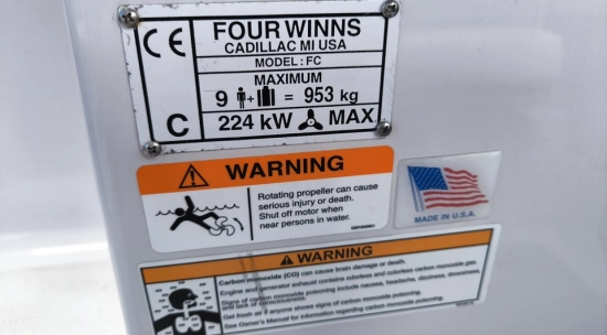 Four Winns V255 usata in vendita