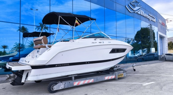 Four Winns V255 usata in vendita