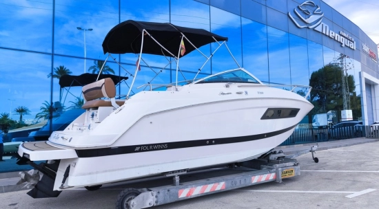 Four Winns V255 usata in vendita