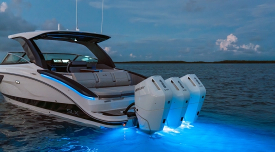 Sea Ray SLX 360 OUTBOARD nuova in vendita