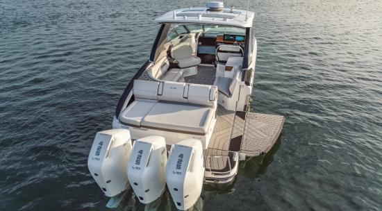 Sea Ray SLX 360 OUTBOARD nuova in vendita