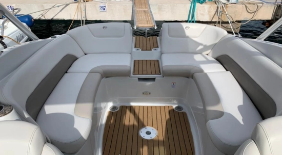 Crownline 265SS usado à venda