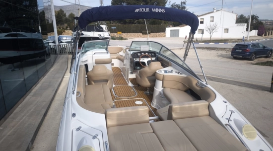 Four Winns H260 usata in vendita