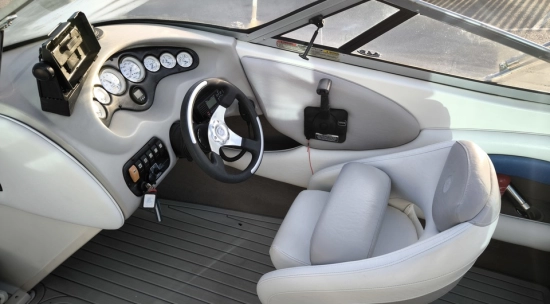 Stingray 220 LX usata in vendita