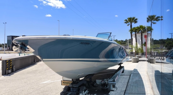 Chris Craft LAUNCH 28 usata in vendita