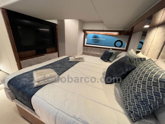 Riviera 50 Sport Motor Yacht usado à venda