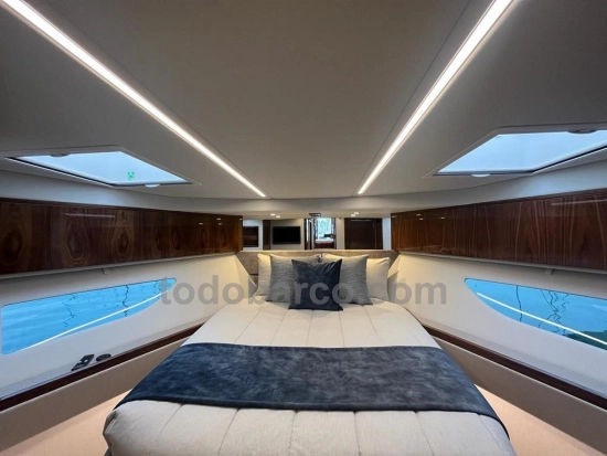 Riviera 50 Sport Motor Yacht usado à venda