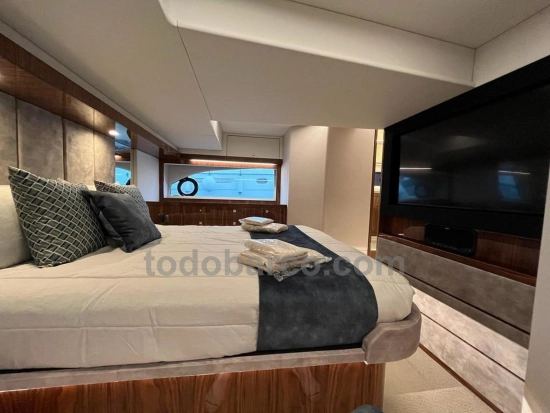Riviera 50 Sport Motor Yacht usado à venda