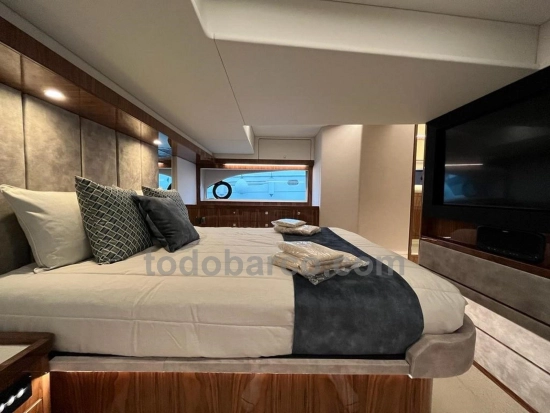 Riviera 50 Sport Motor Yacht usado à venda