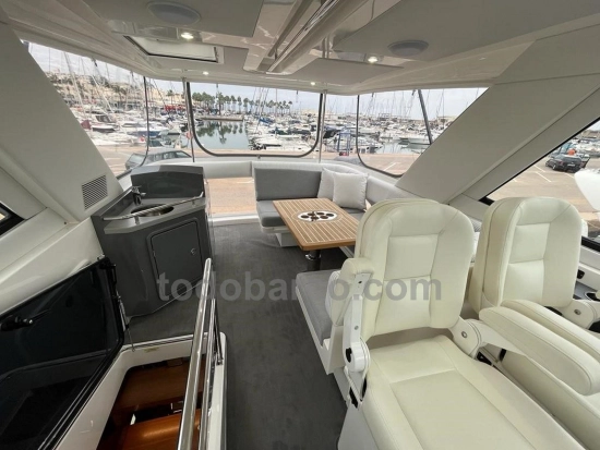 Riviera 50 Sport Motor Yacht usado à venda