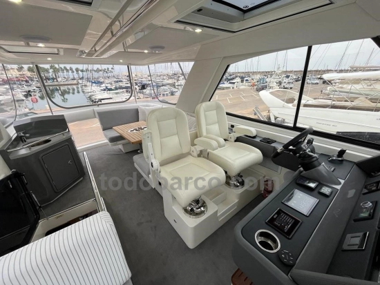 Riviera 50 Sport Motor Yacht usado à venda