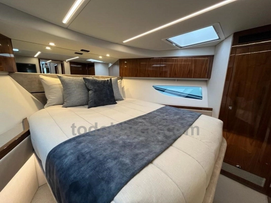 Riviera 50 Sport Motor Yacht usado à venda