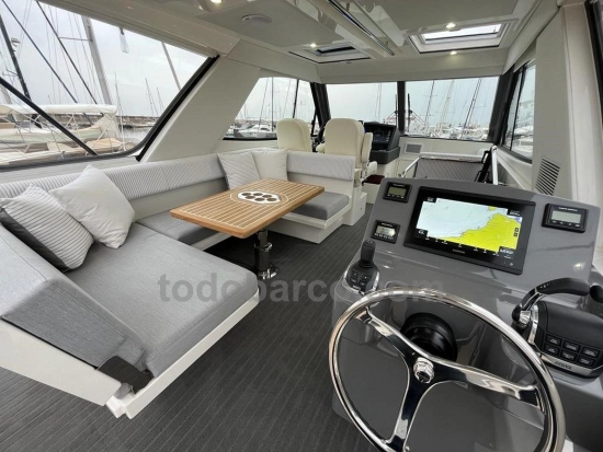 Riviera 50 Sport Motor Yacht usado à venda