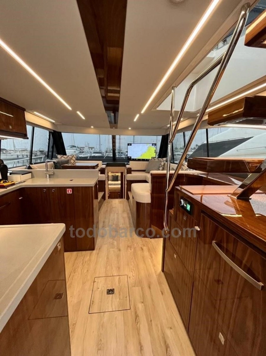 Riviera 50 Sport Motor Yacht usado à venda
