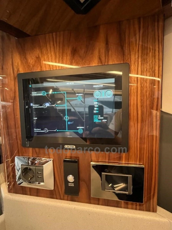 Riviera 50 Sport Motor Yacht usado à venda
